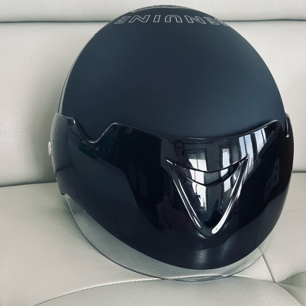Harley-Davidson Women's Half Helmet w/ Retractable Sun Shield - Size M - Picture 4 of 9